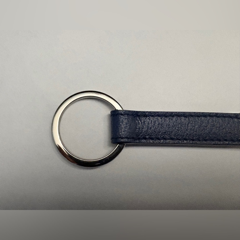 Authentic BVLGARI Navy Leather Key Ring – Box & Certificate of Authenticity - Picture 5 of 9